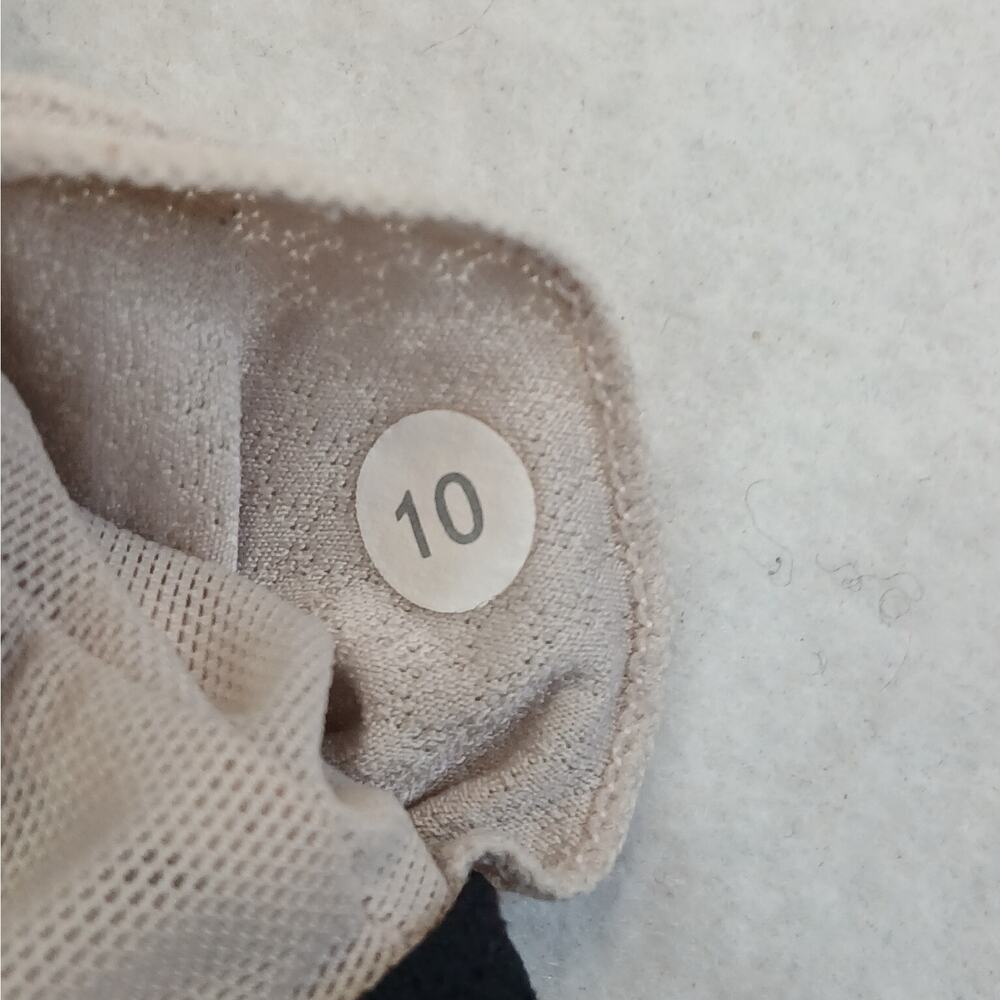 Lululemon Womens 10 Heathered Gray Strappy Crisscross Back Sports Bra - Picture 6 of 10